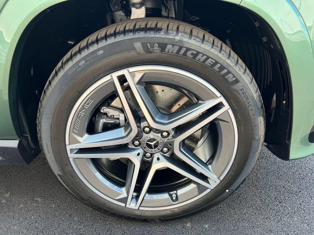 New 2026 MANUFAKTUR Ireland Mid Green Metallic Mercedes-Benz GLS 450 image 75