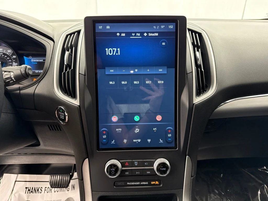 Used 2022 White Ford SEL image 23