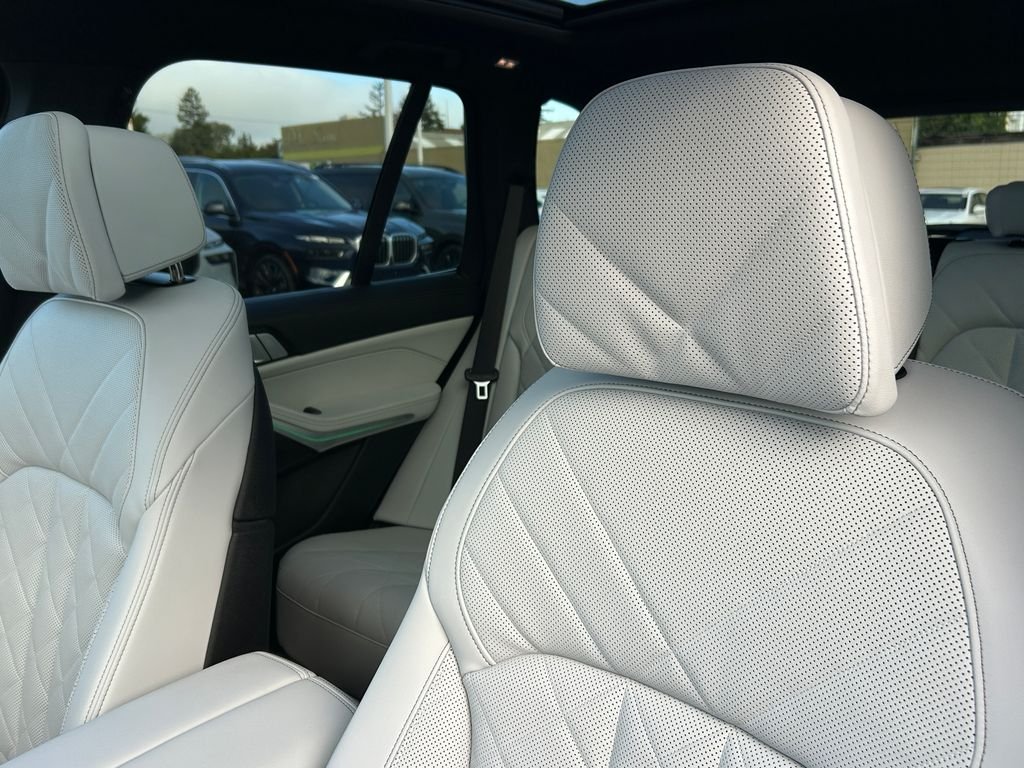 Used 2026 Blue Ridge Mountain Metallic BMW xDrive40i image 14