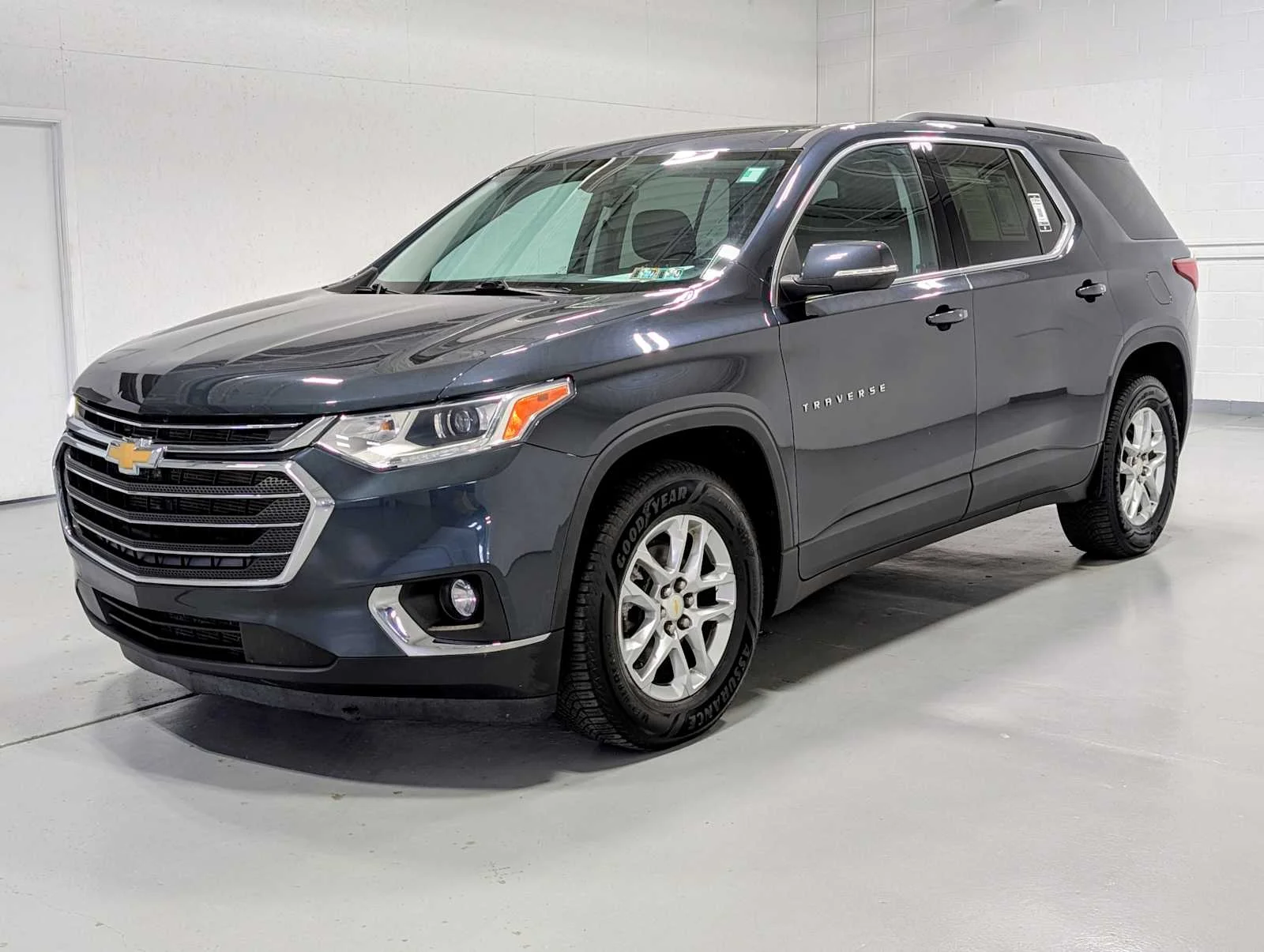 2021 Chevrolet Traverse LT Cloth
