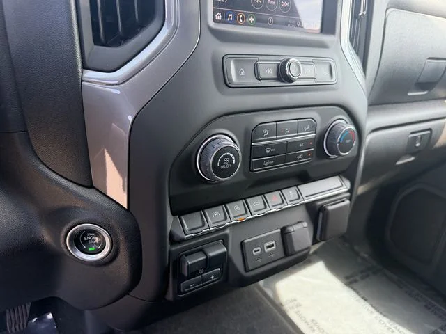 Used 2023 White Chevrolet Custom image 25