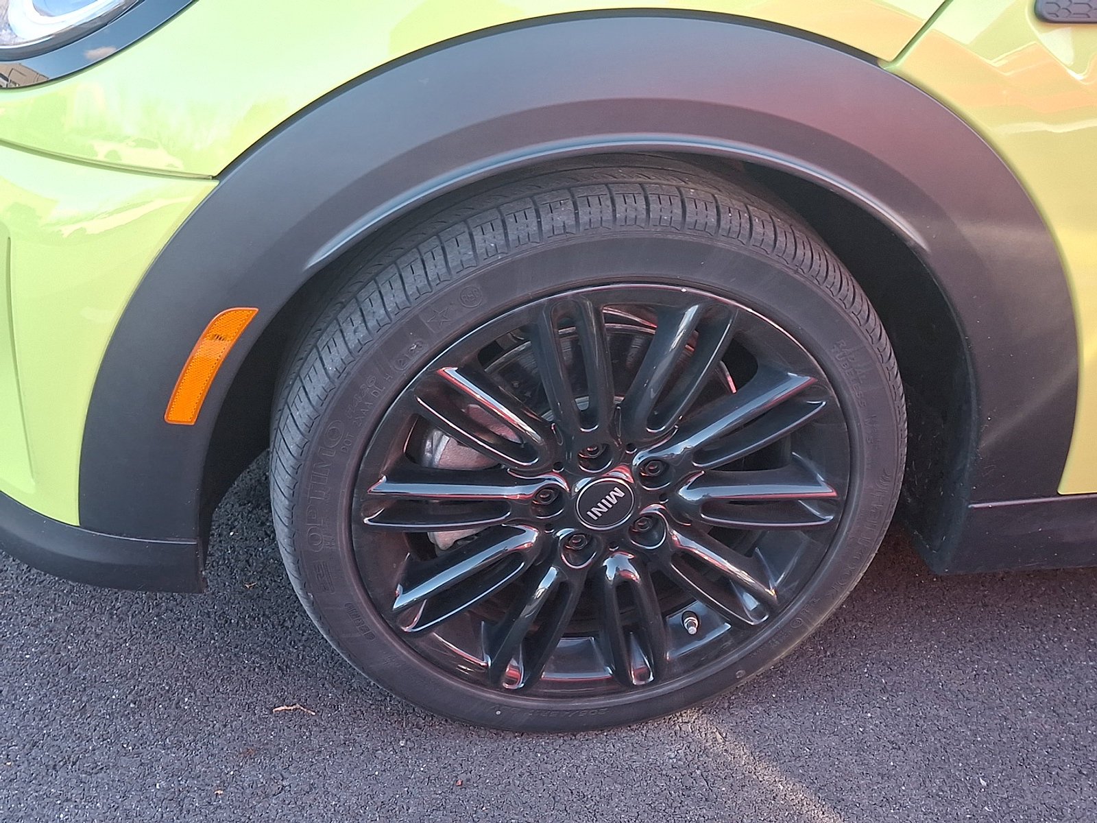 2024 Mini Cooper Hardtop S photo 3