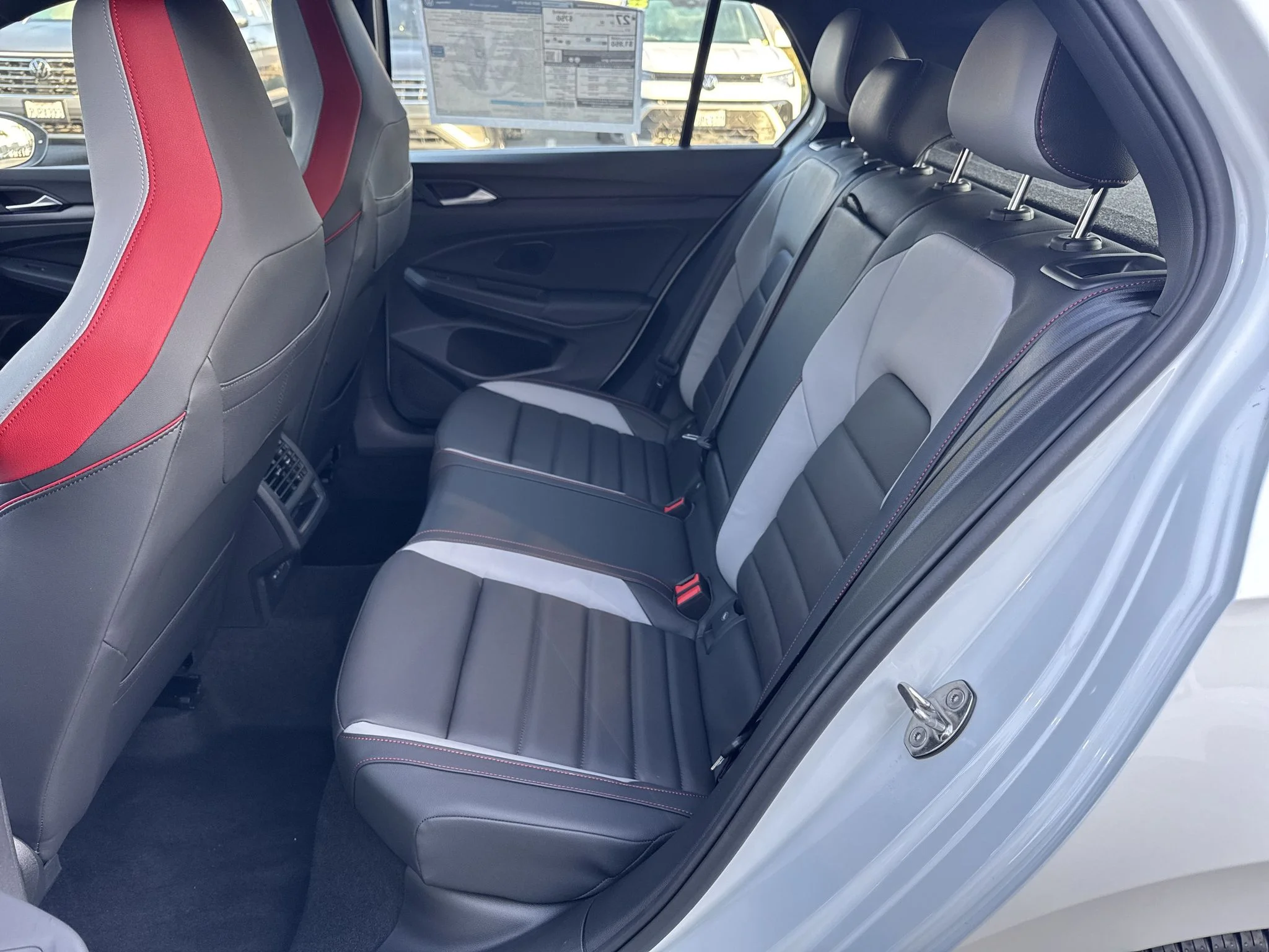 New 2026 Opal White Pearl Volkswagen SE image 31