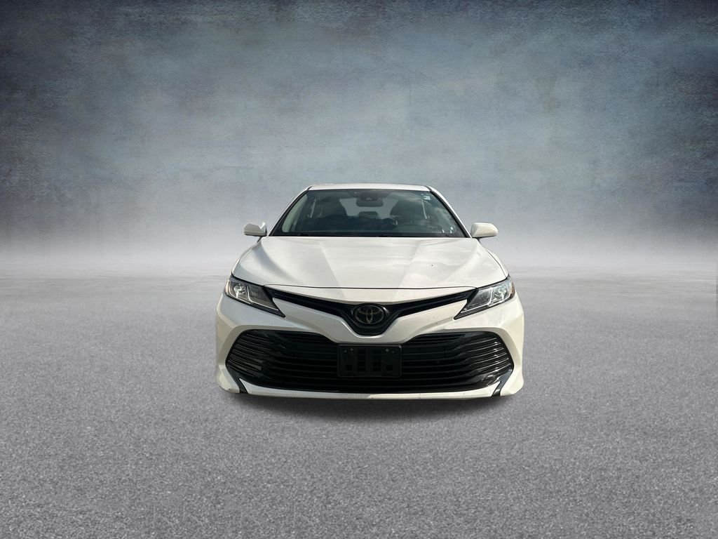 Used 2020 White Toyota LE image 9