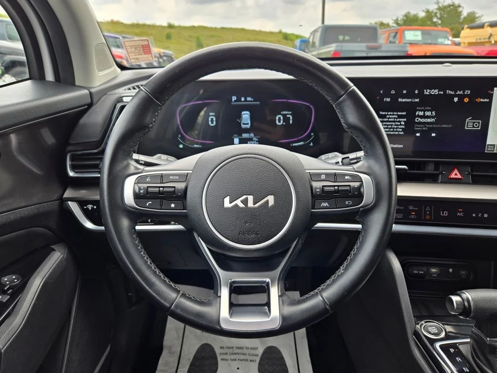 Used 2024 White Kia EX image 19