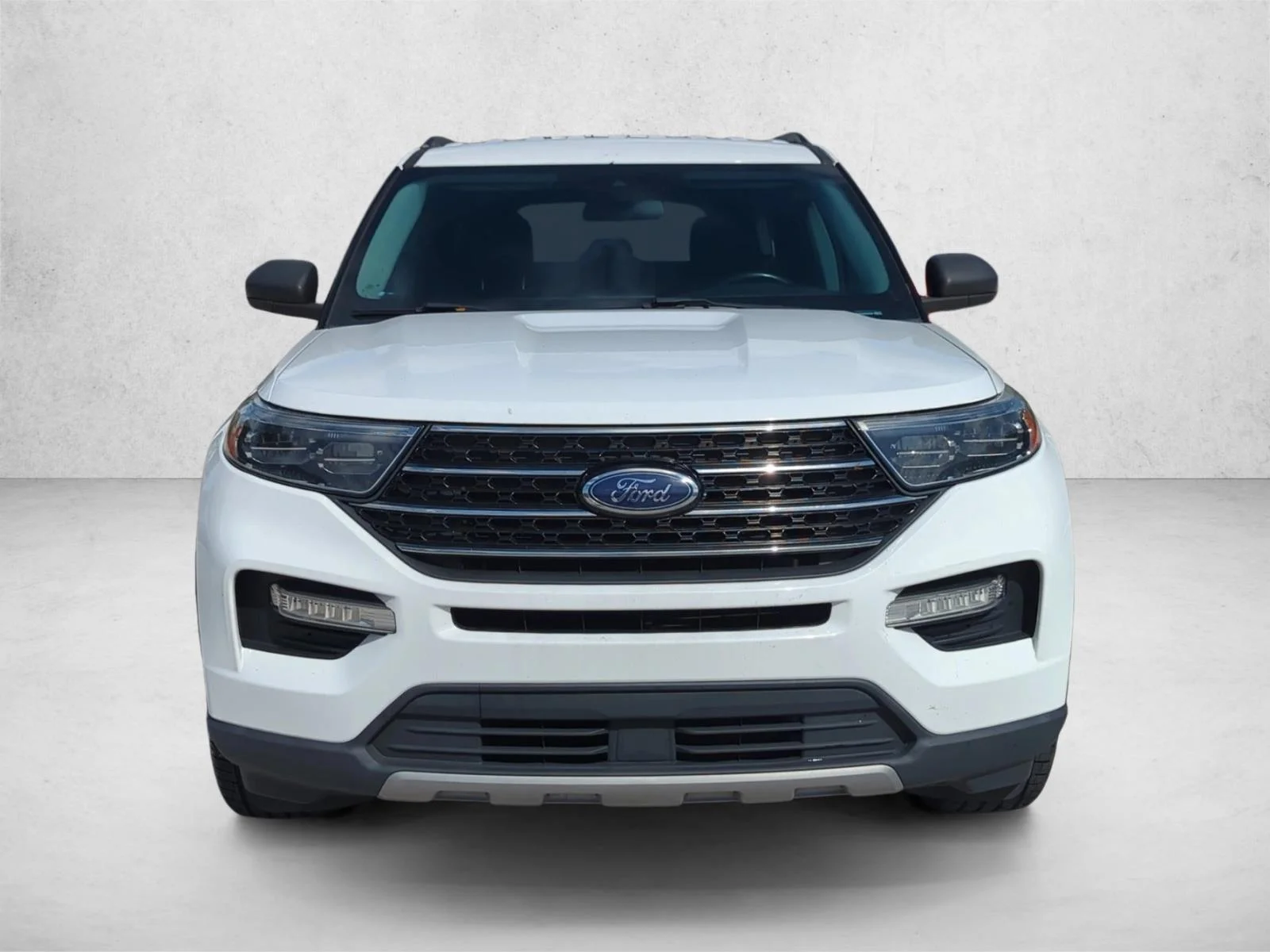 Used 2021 Oxford White Ford XLT image 2