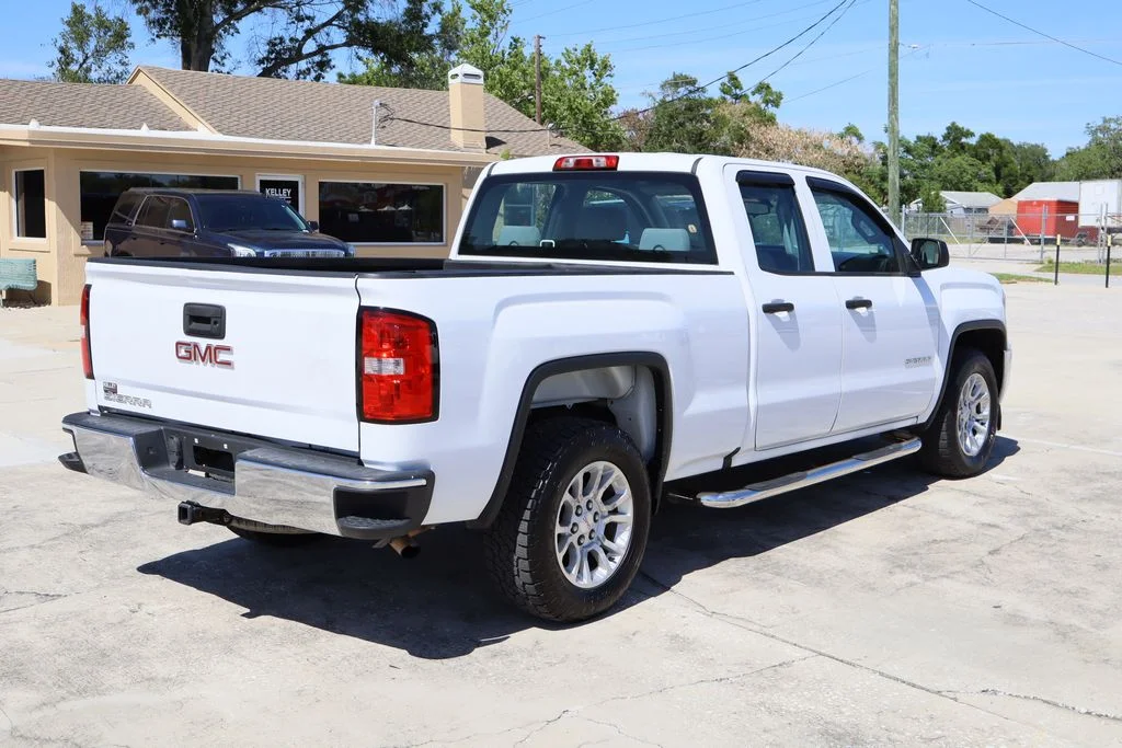 Used 2016 White GMC Base image 9