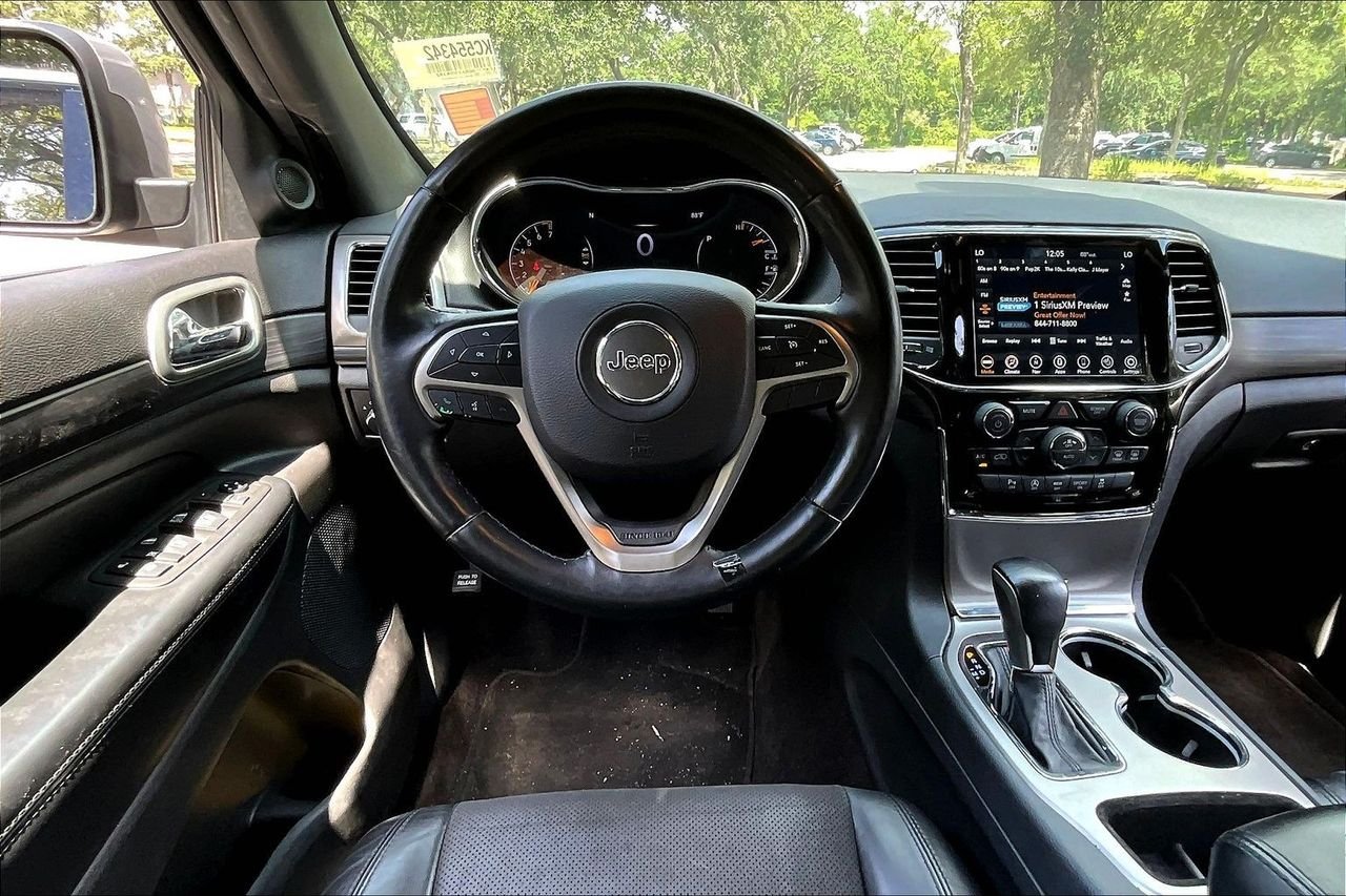 Used 2019 Silver Jeep Altitude image 8