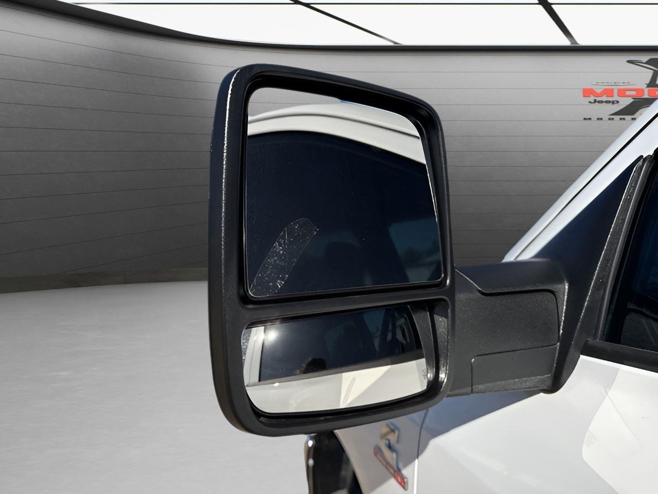 New 2026 Bright White Clear-Coat Exterior Paint RAM Tradesman image 33