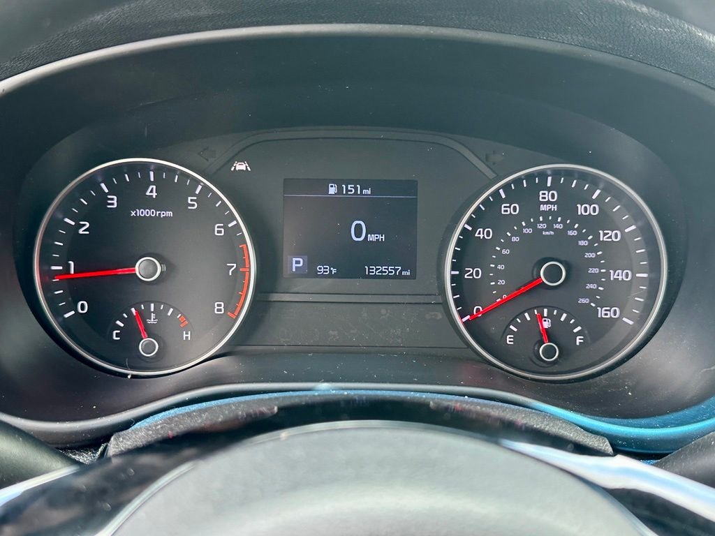Used 2020 Red Kia LX image 32