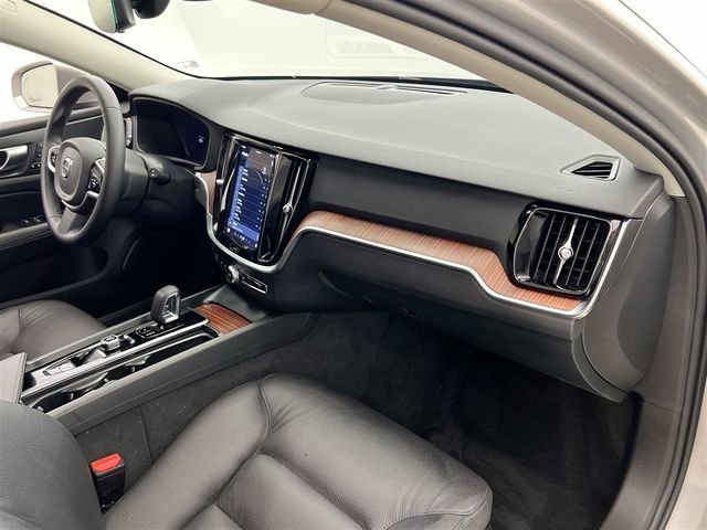 2025 Volvo V60 Cross Country Plus - Photo 13
