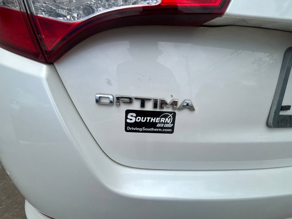 Used 2013 Black Kia LX image 26