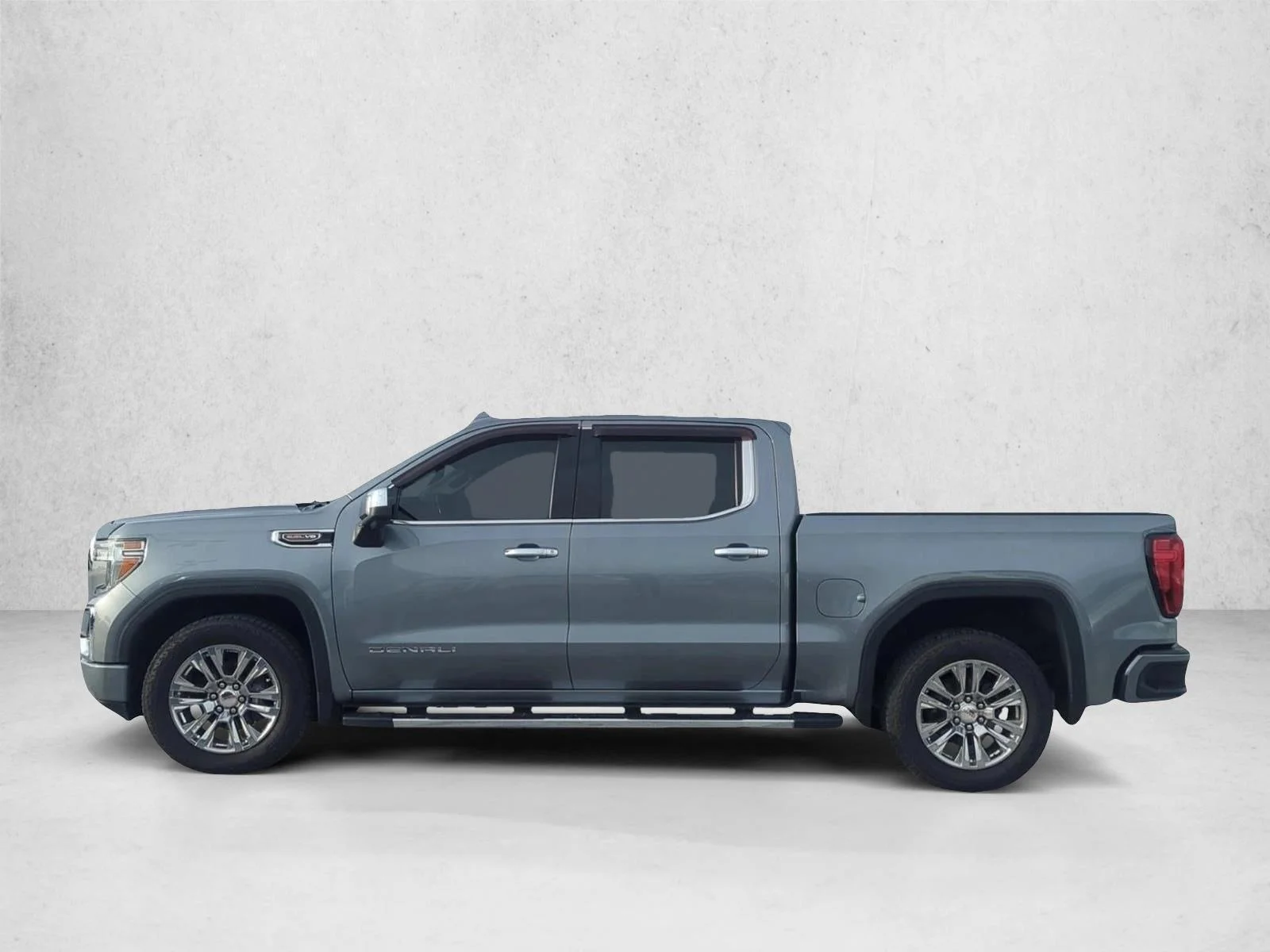 Used 2020 Satin Steel Metallic GMC Denali image 5