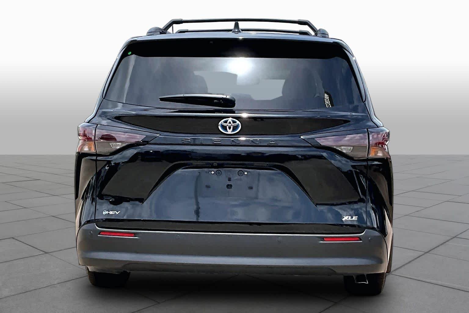 Used 2025 Midnight Black Metallic Toyota XLE image 5