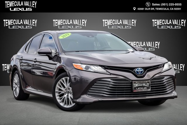 2019 Toyota Camry Hybrid XLE