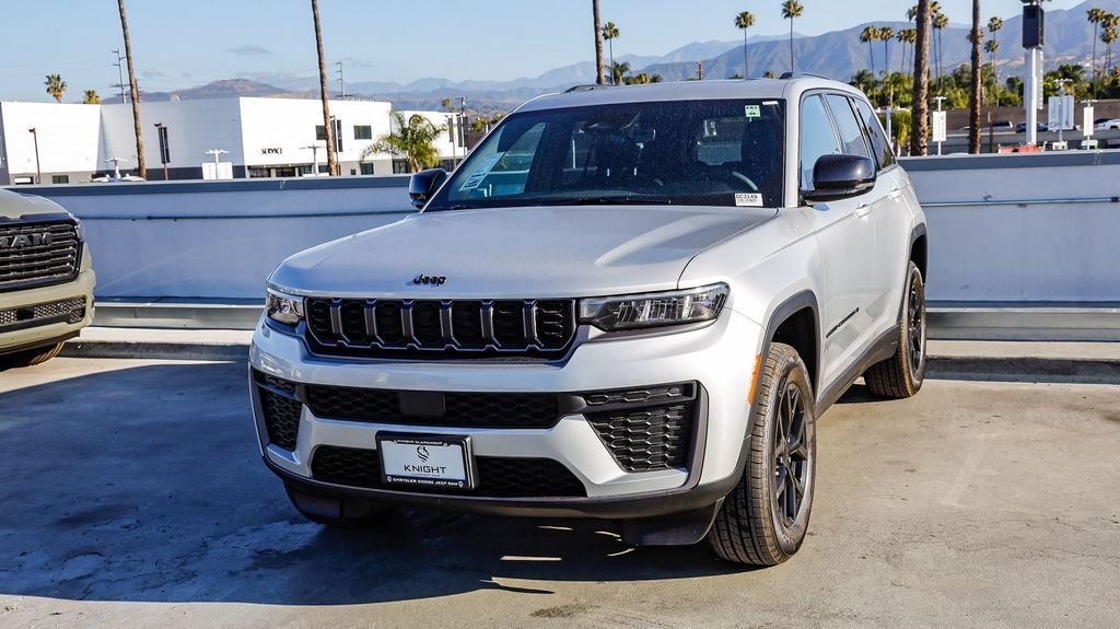 New 2026 Silver Jeep Altitude image 4