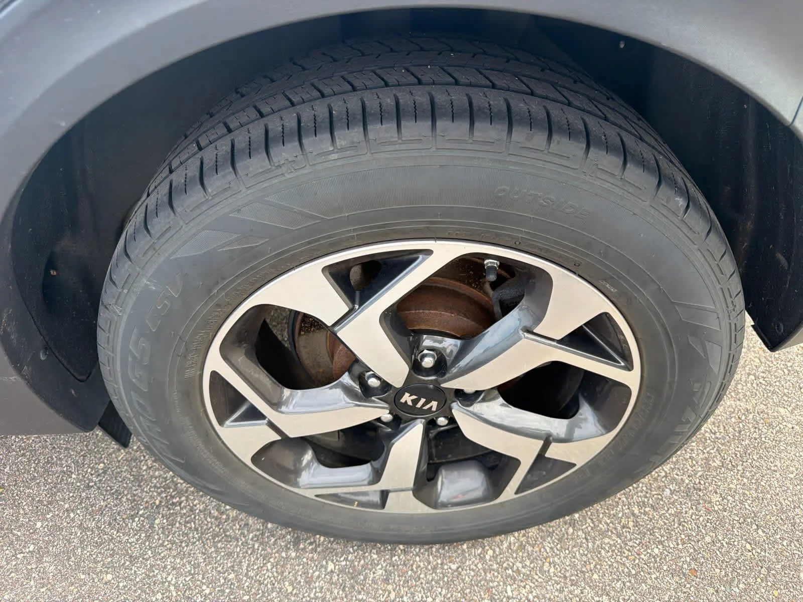 Used 2020 Sparkling Silver Kia LX image 9