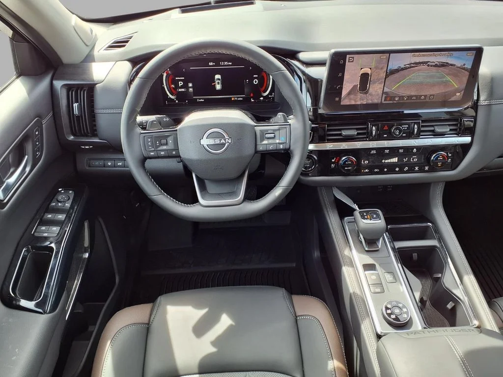 New 2026 Super Black Nissan Platinum image 4