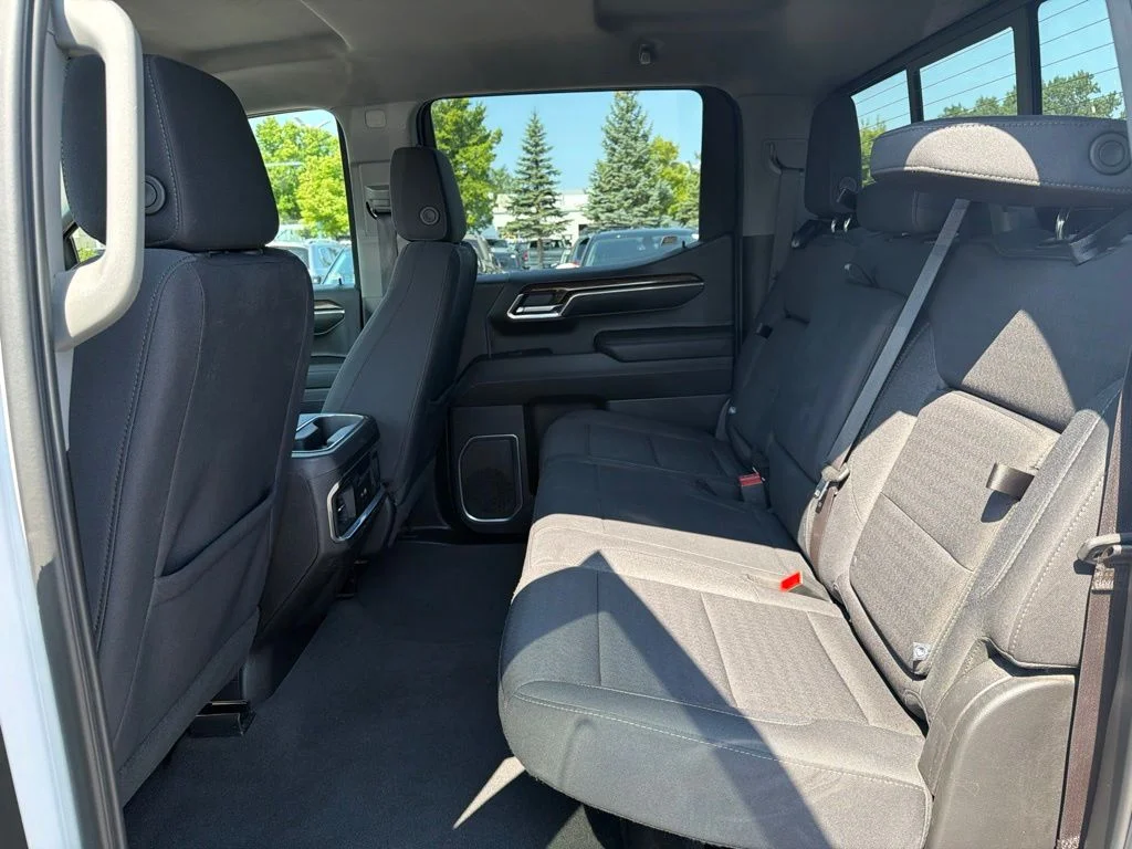 Used 2024 White GMC Elevation image 17