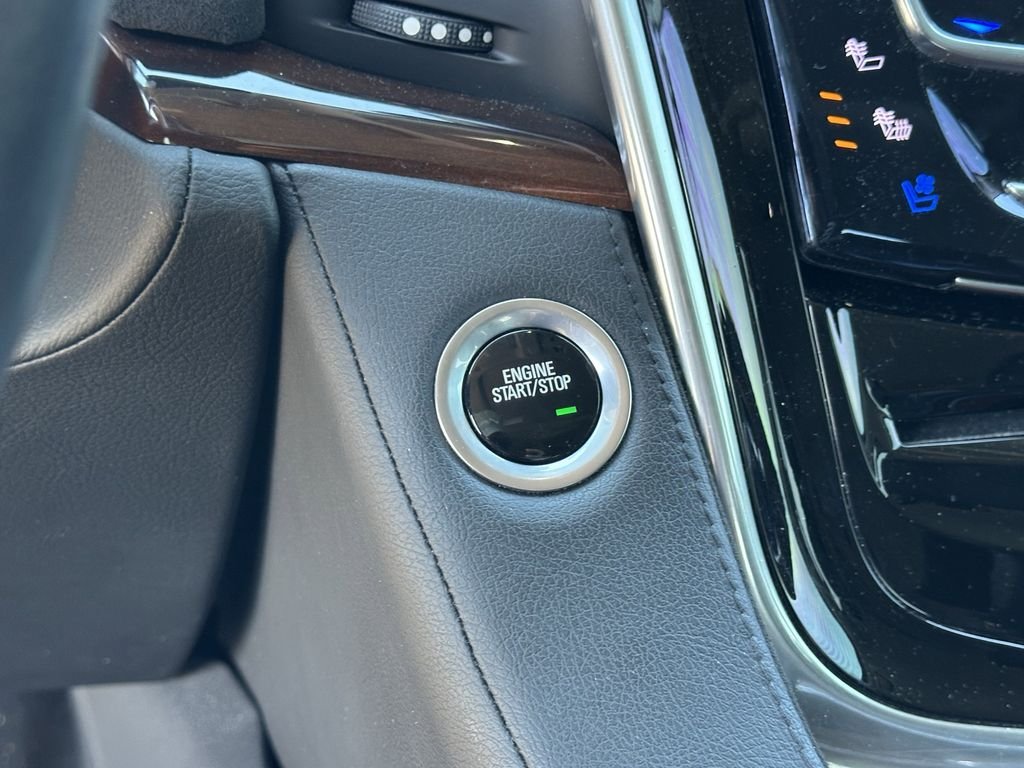 Used 2020 Silver Cadillac Luxury image 32