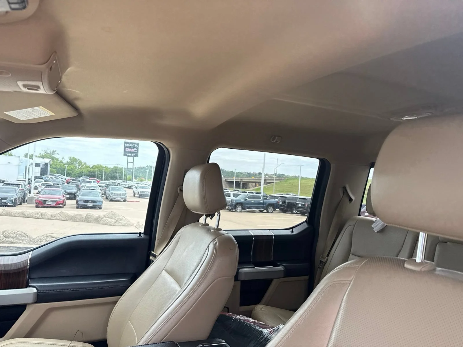 Used 2016 Black Ford XLT image 17