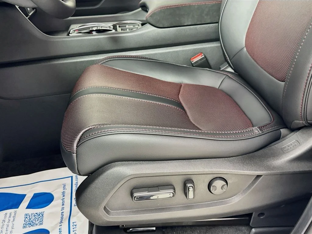 New 2026 Solar Silver Metallic Honda Black Edition image 23