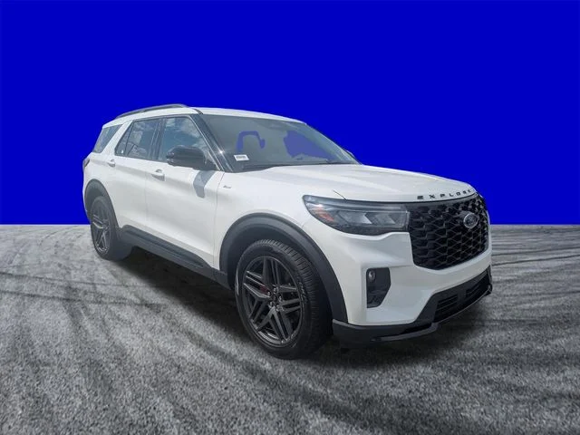 New 2026 Star White Metallic Tri-Coat Ford ST-Line image 2