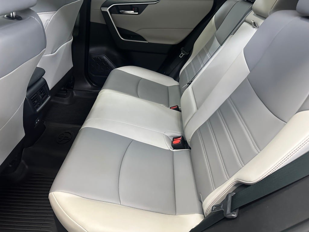 2023 Toyota RAV4 XLE Premium - Photo 18