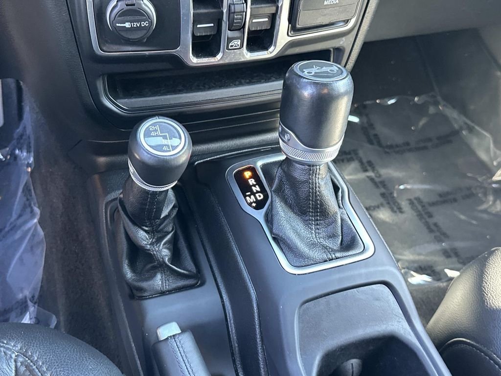 Used 2020 Crystal Metallic Jeep Unlimited Sahara Altitude image 24
