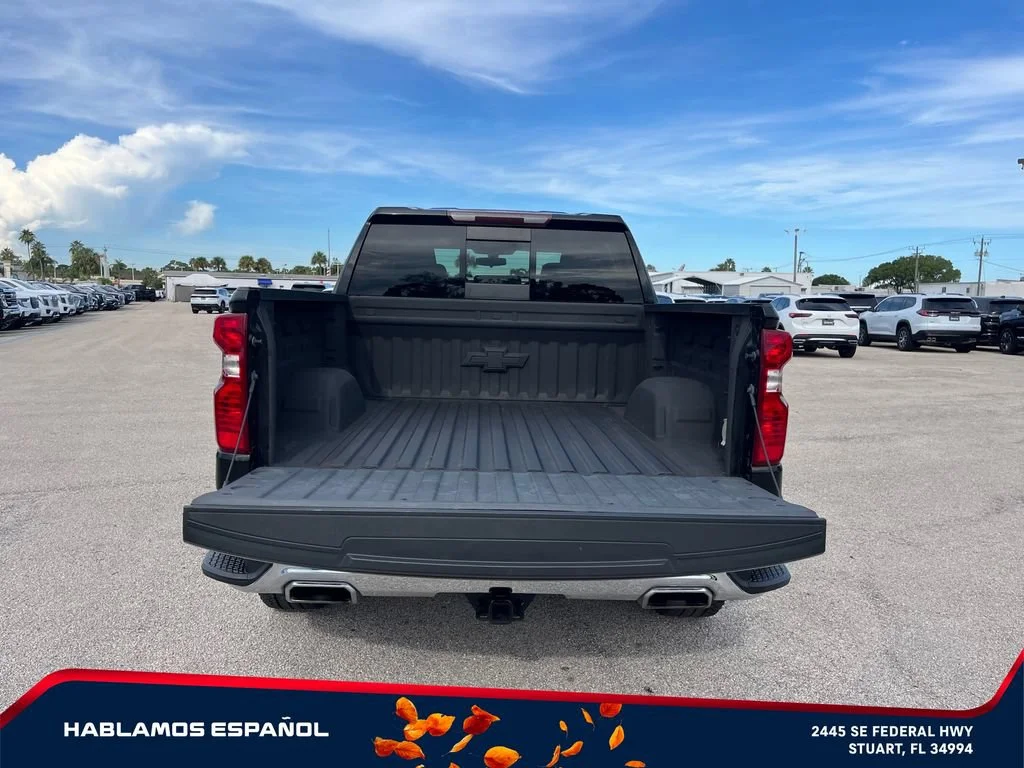 Used 2021 BLACK Chevrolet LT image 16
