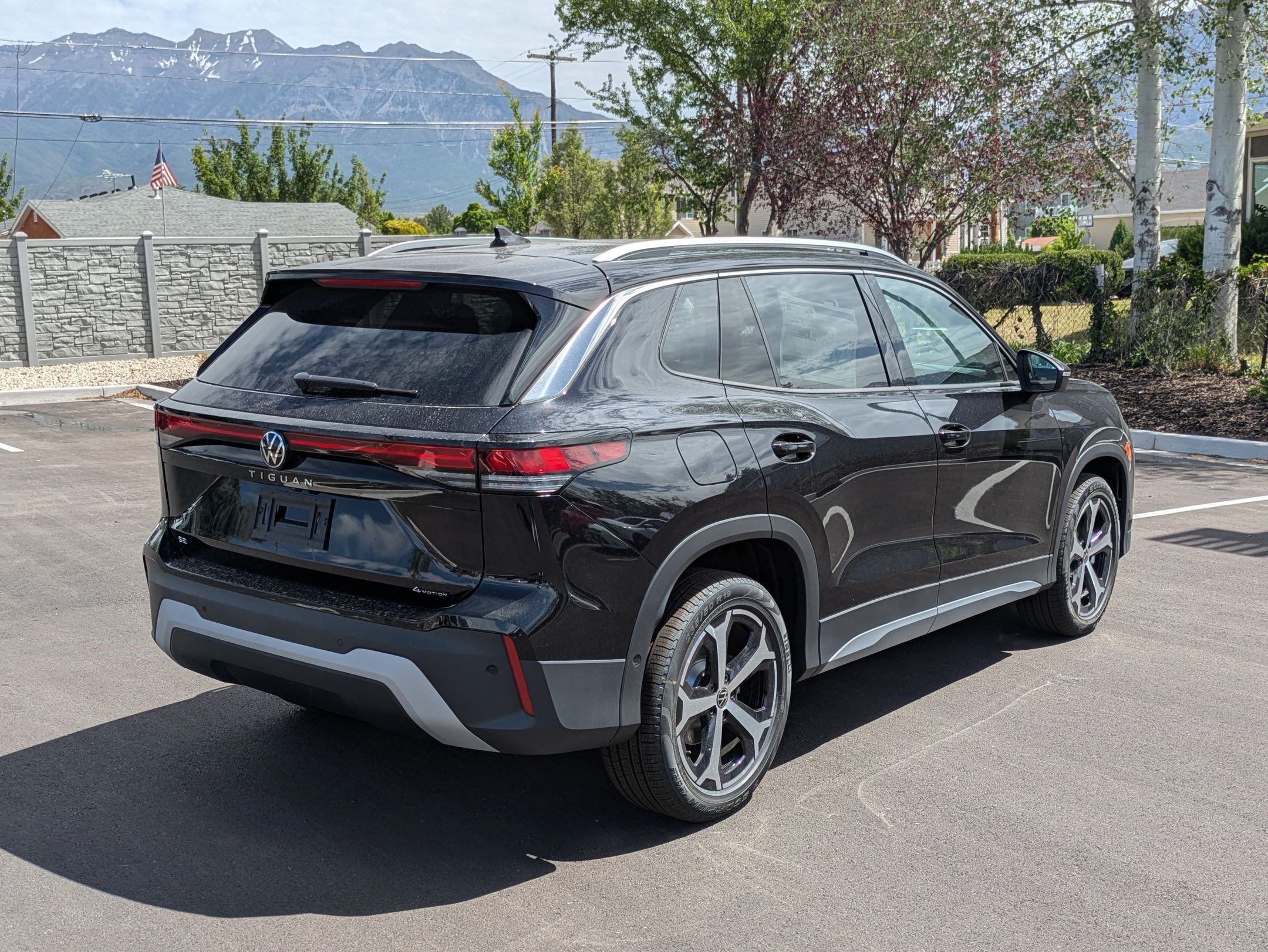 New 2026 Deep Black Pearl Volkswagen SE image 3