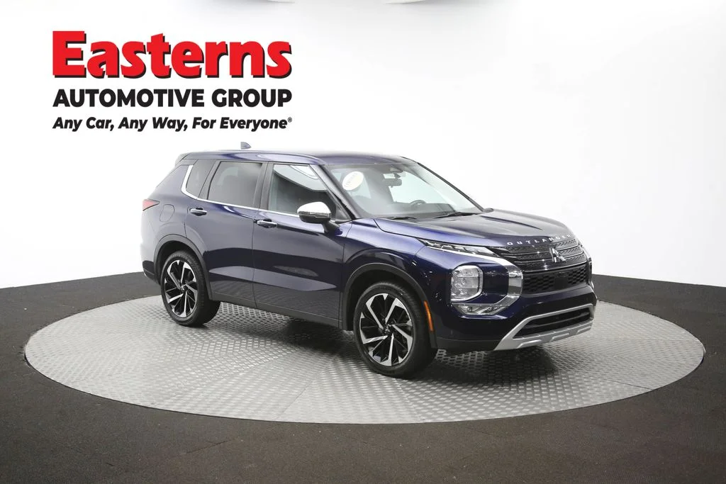 Used 2023 Blue Mitsubishi SE image 49