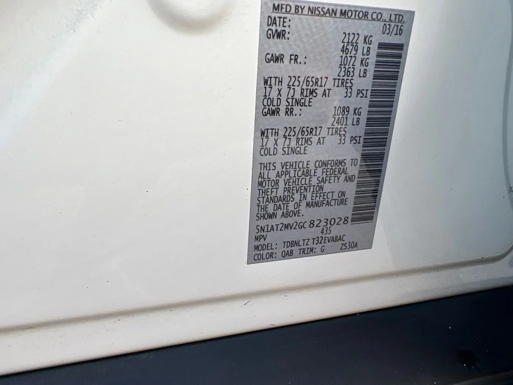 Used 2016 White Nissan SV image 29
