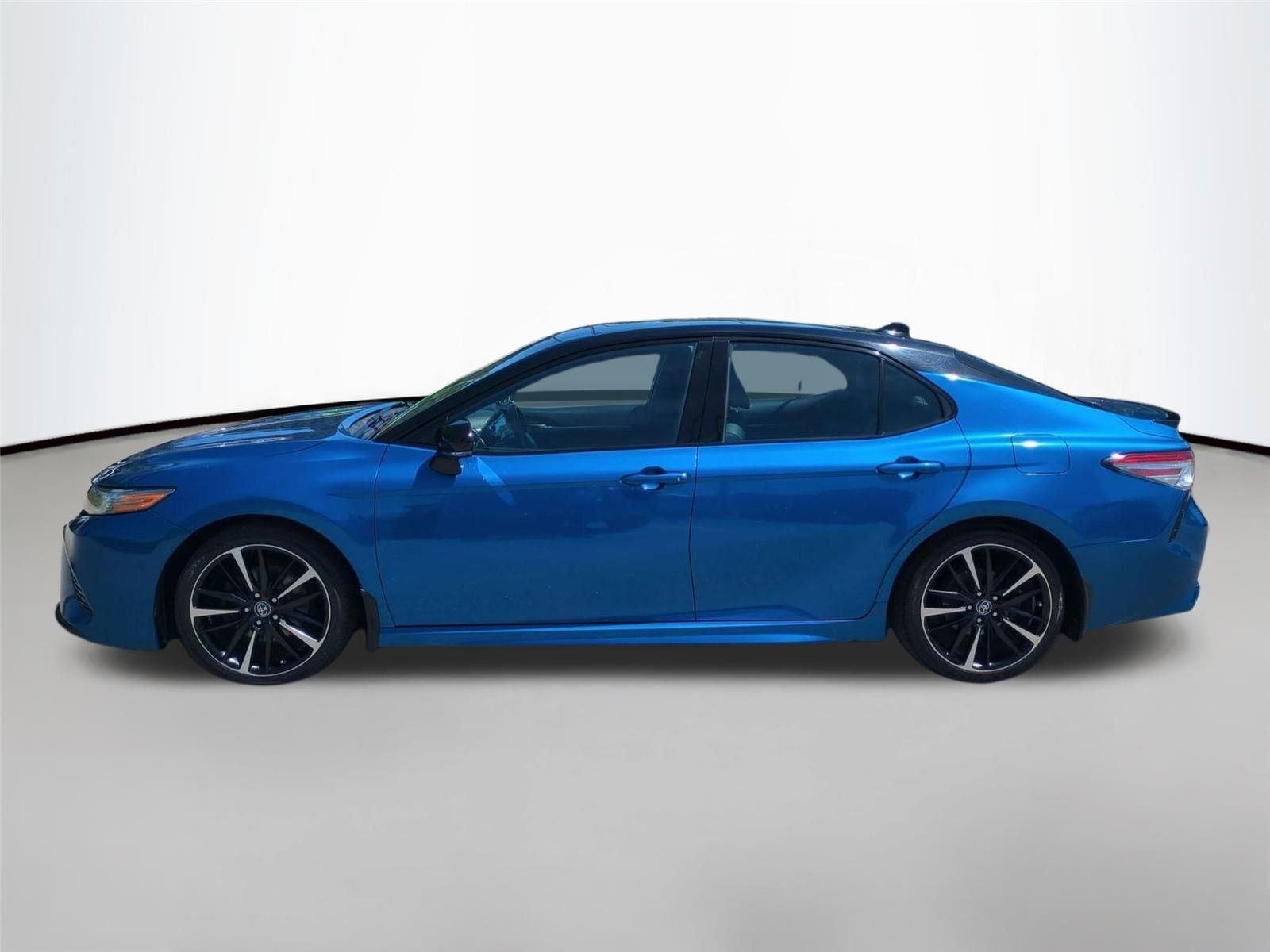 Used 2019 Blue Streak/Midnight Black Metallic Toyota XSE image 2