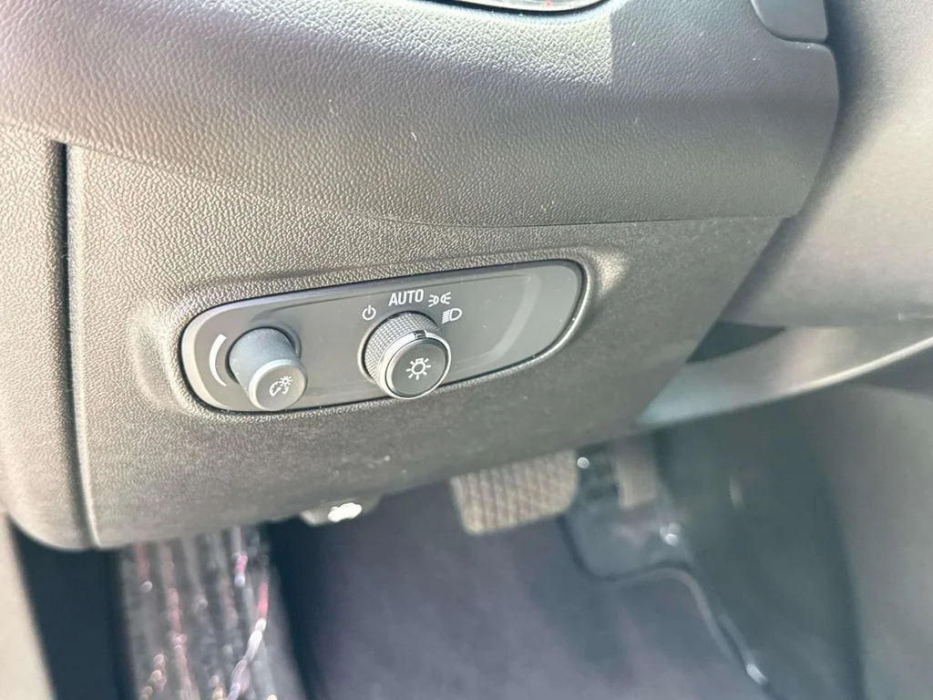 Used 2019 Orange Chevrolet LT image 29