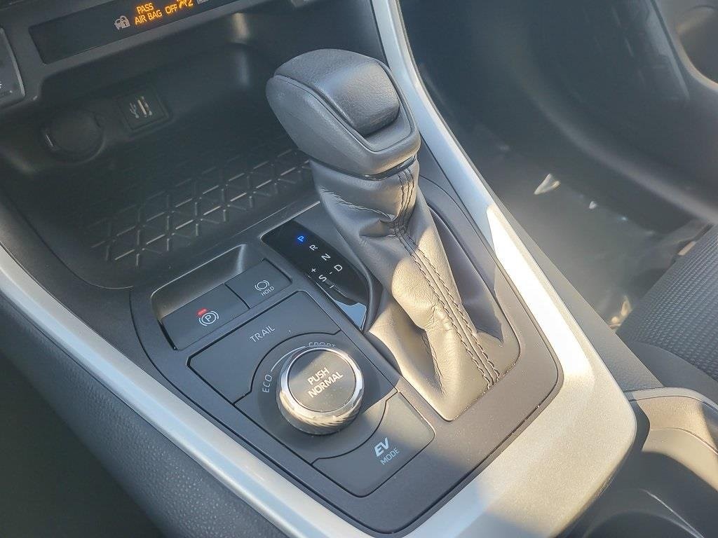 2025 TOYOTA RAV4 - Image 15