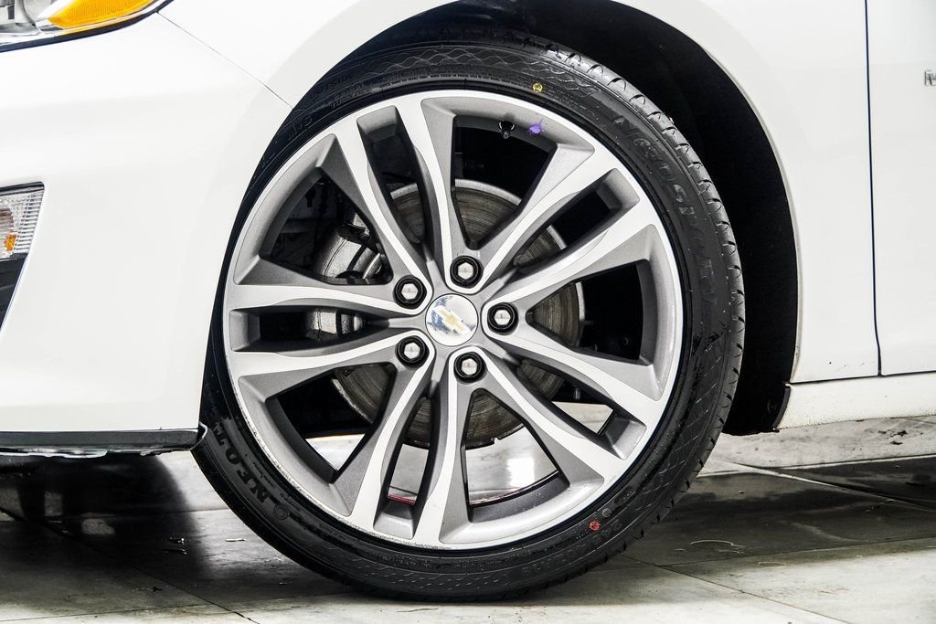 Used 2024 White Chevrolet LT image 3