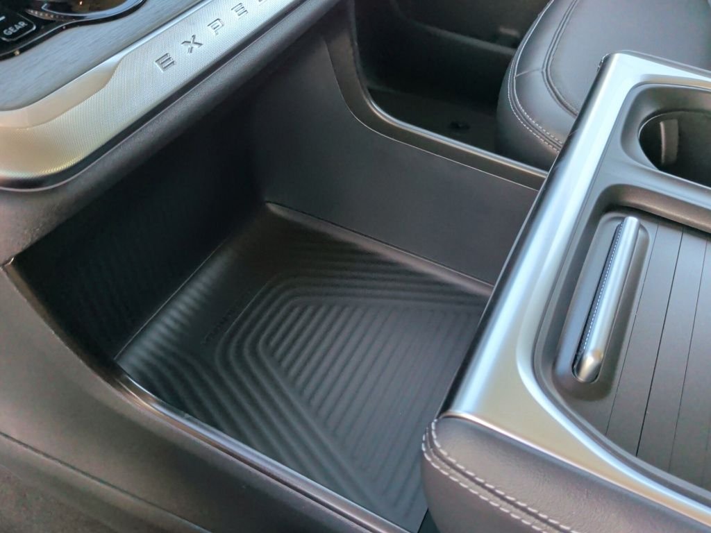 New 2026 Agate Black Metallic Ford MAX Platinum® image 36