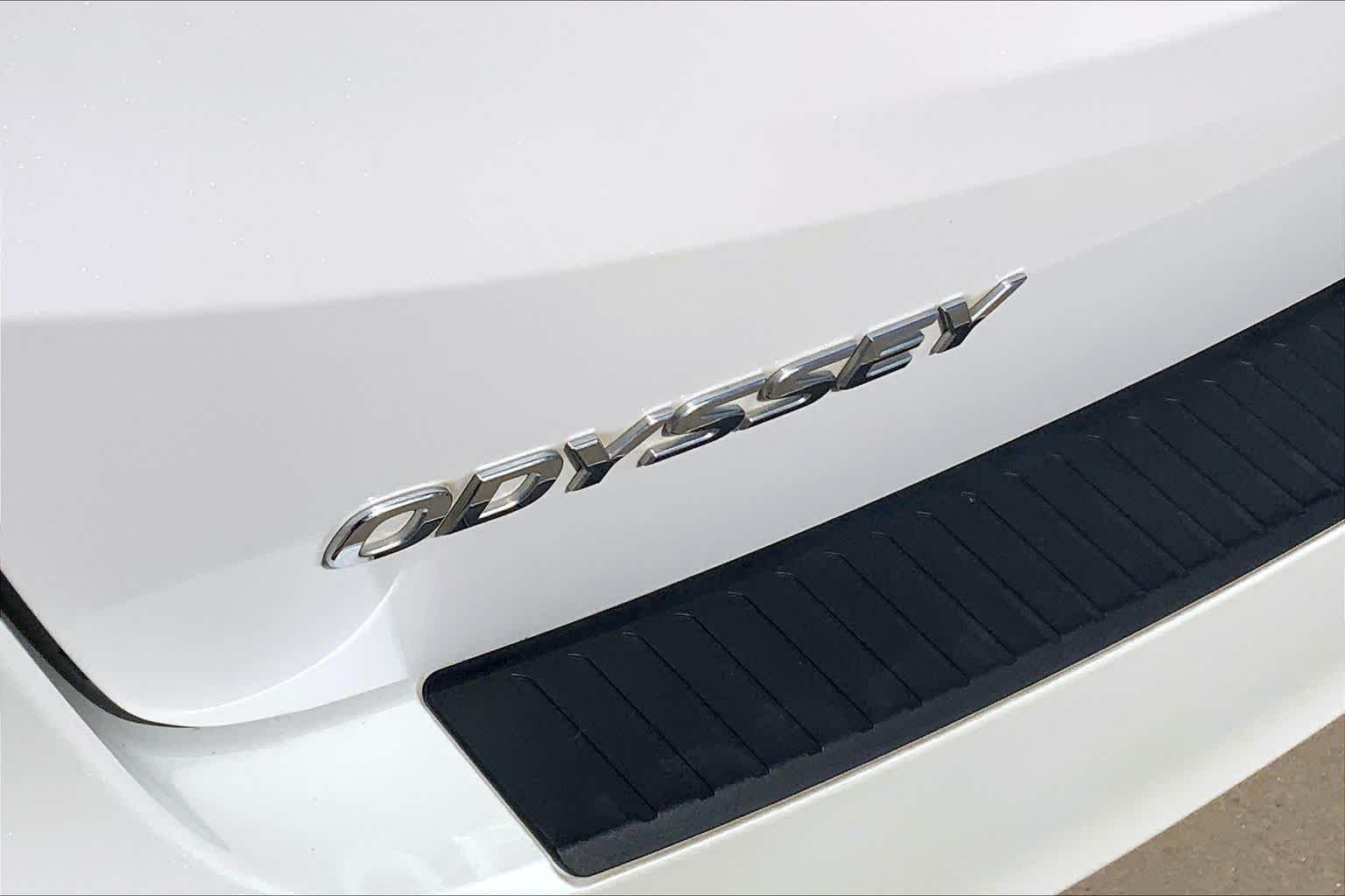 Used 2024 Platinum White Pearl Honda Sport image 10