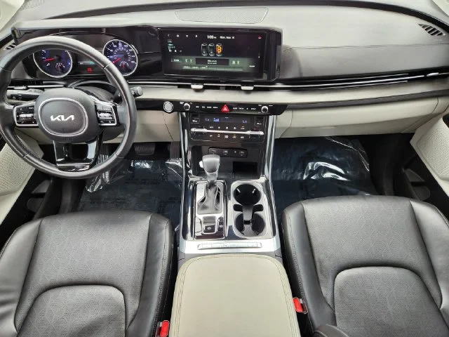 Used 2022 Black Kia EX image 28