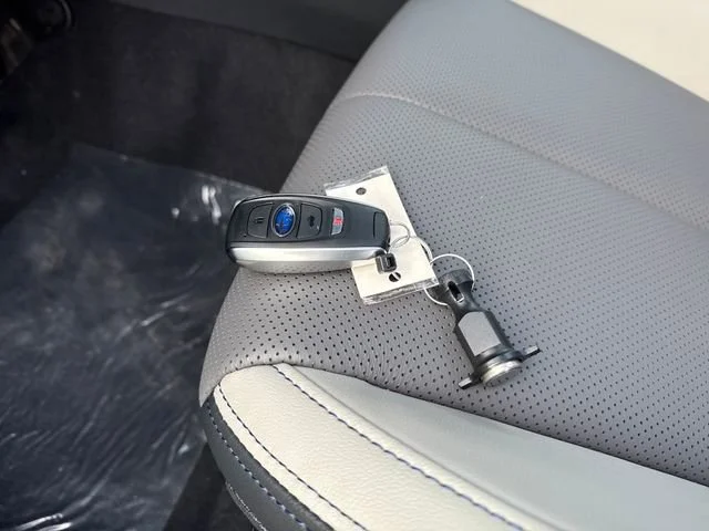 2025 Subaru Forester Limited - Photo 33
