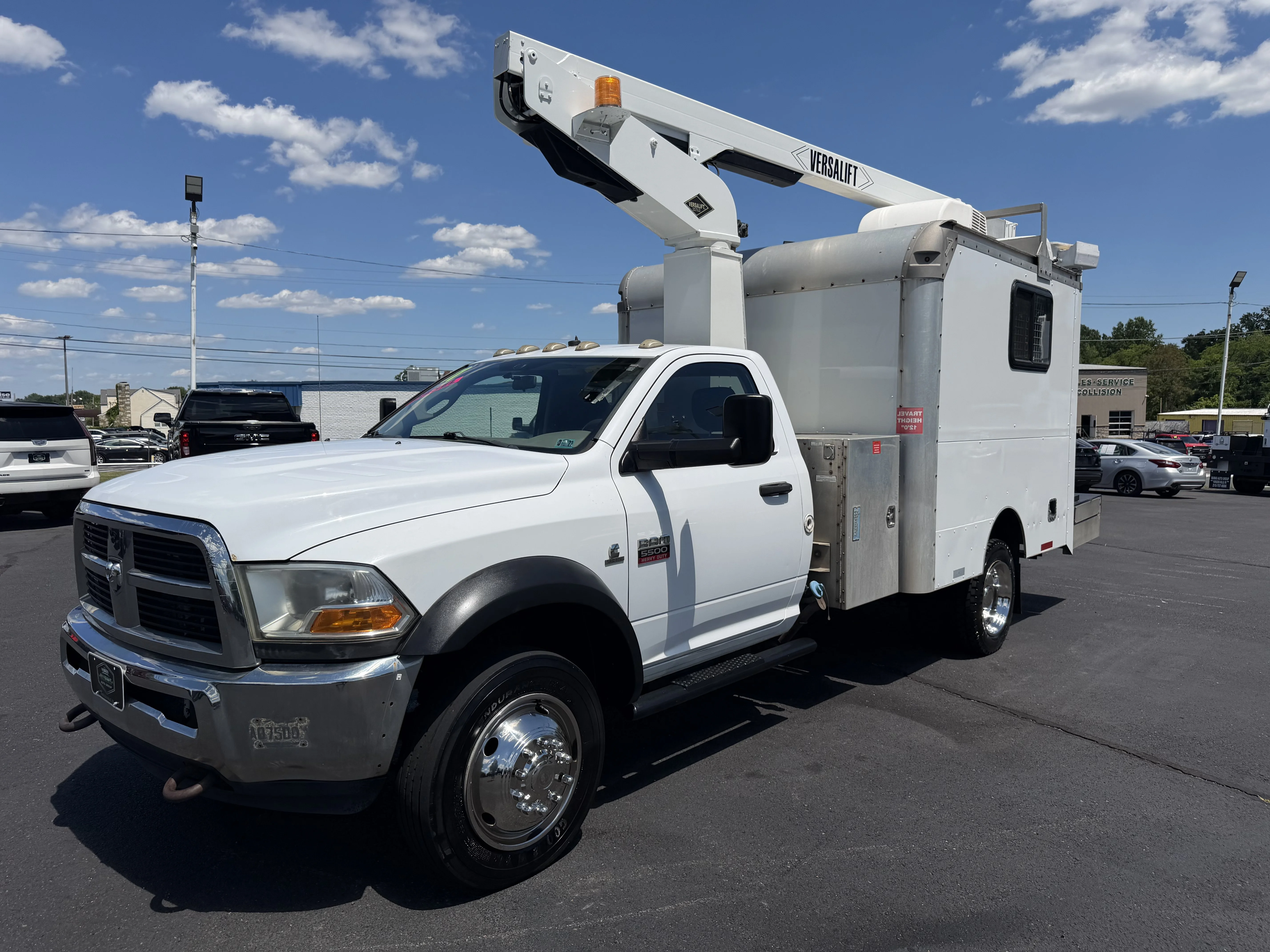 Used 2011 Bright White Ram  image 9