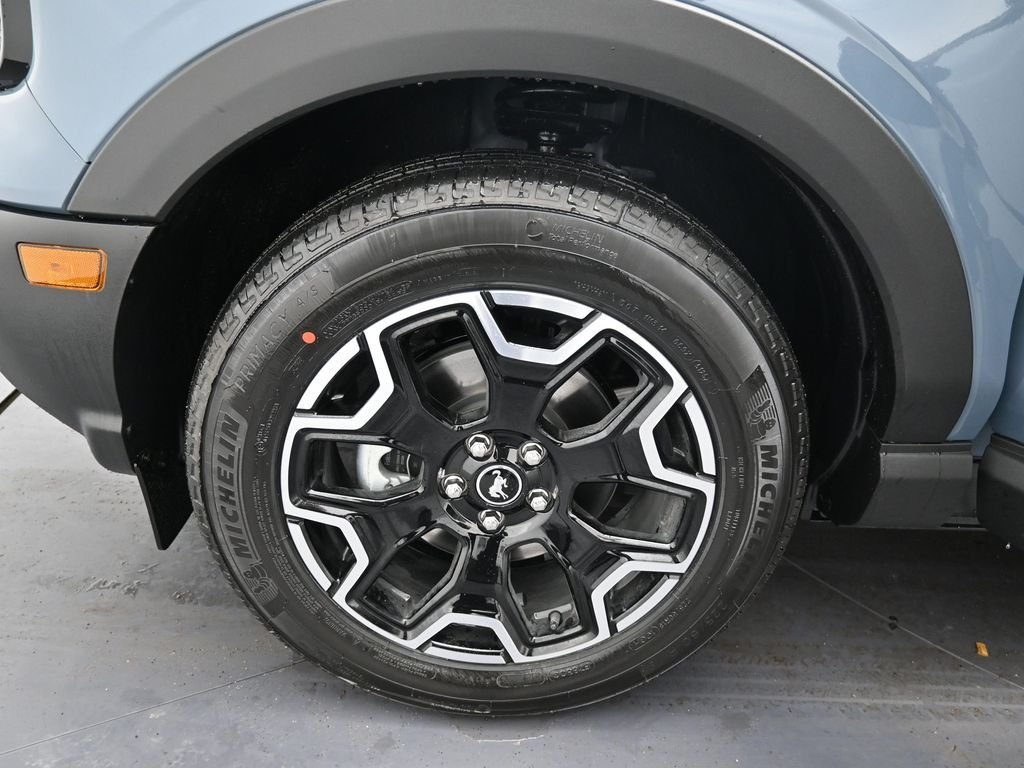 New 2026 Azure Gray Metallic Tri-Coat Ford Outer Banks® image 32