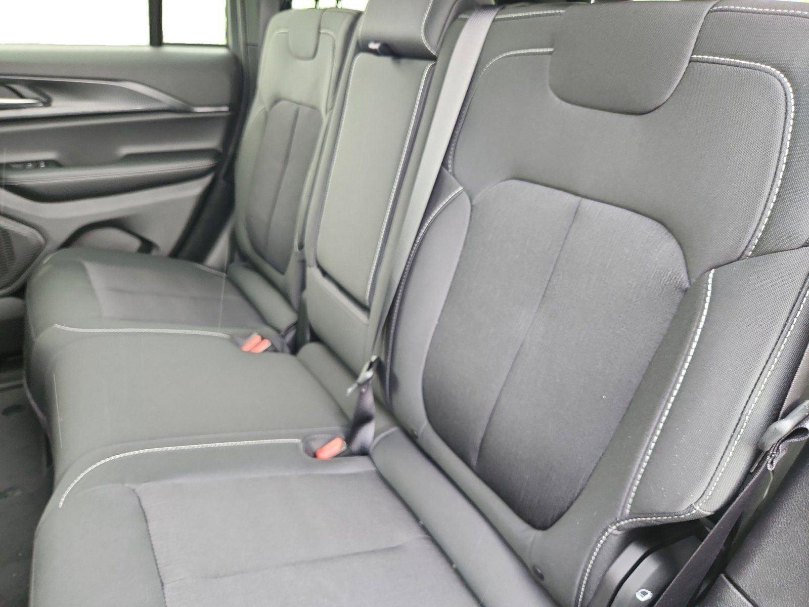 New 2026 Silver Zynith Exterior Paint Jeep Laredo image 23