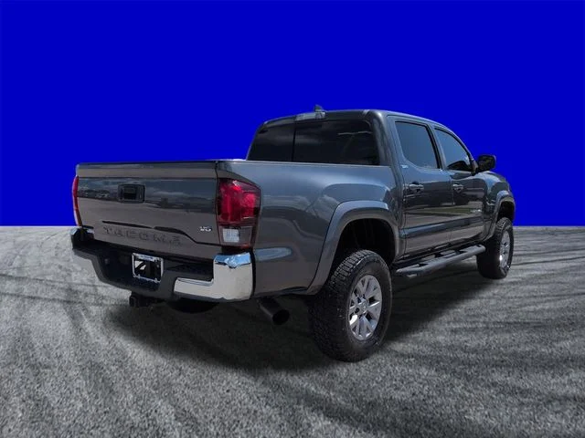 Used 2018 Gray Toyota SR5 image 4