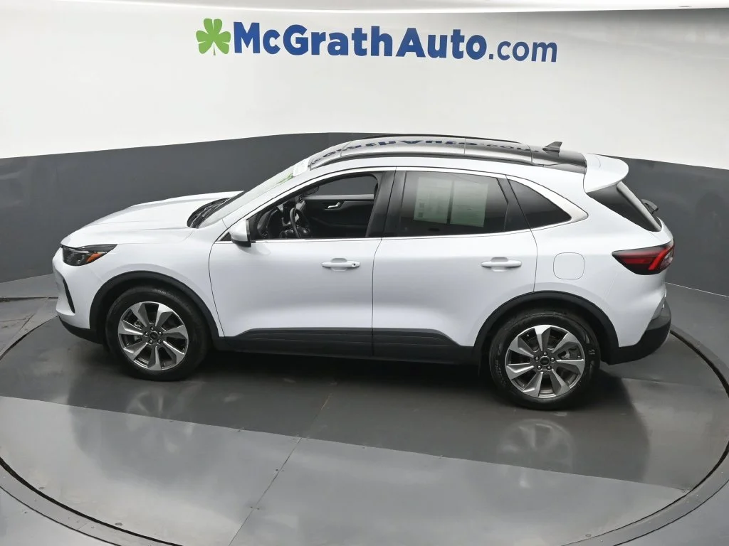 Used 2025 Silver Ford Platinum image 23