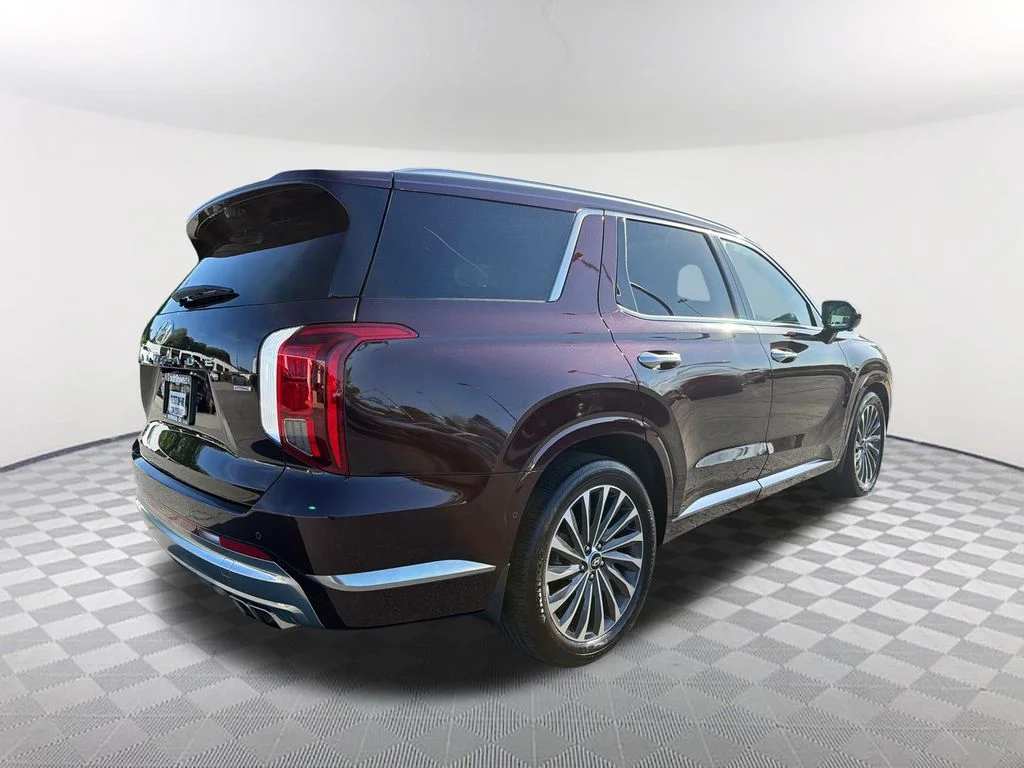 Used 2024 Red Hyundai Calligraphy image 5