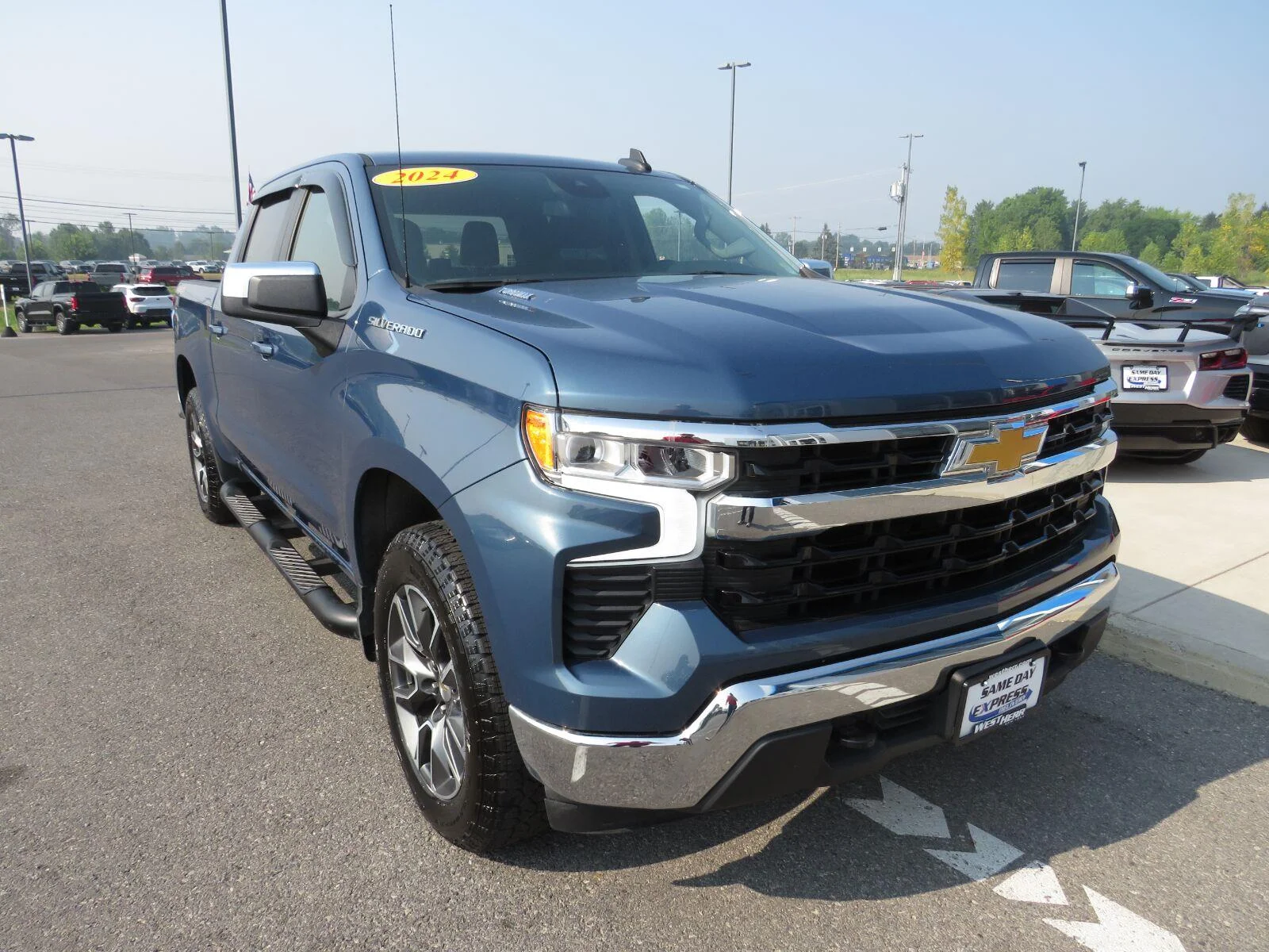 Used 2024 Lakeshore Blue Metallic Chevrolet LT (2FL) image 3