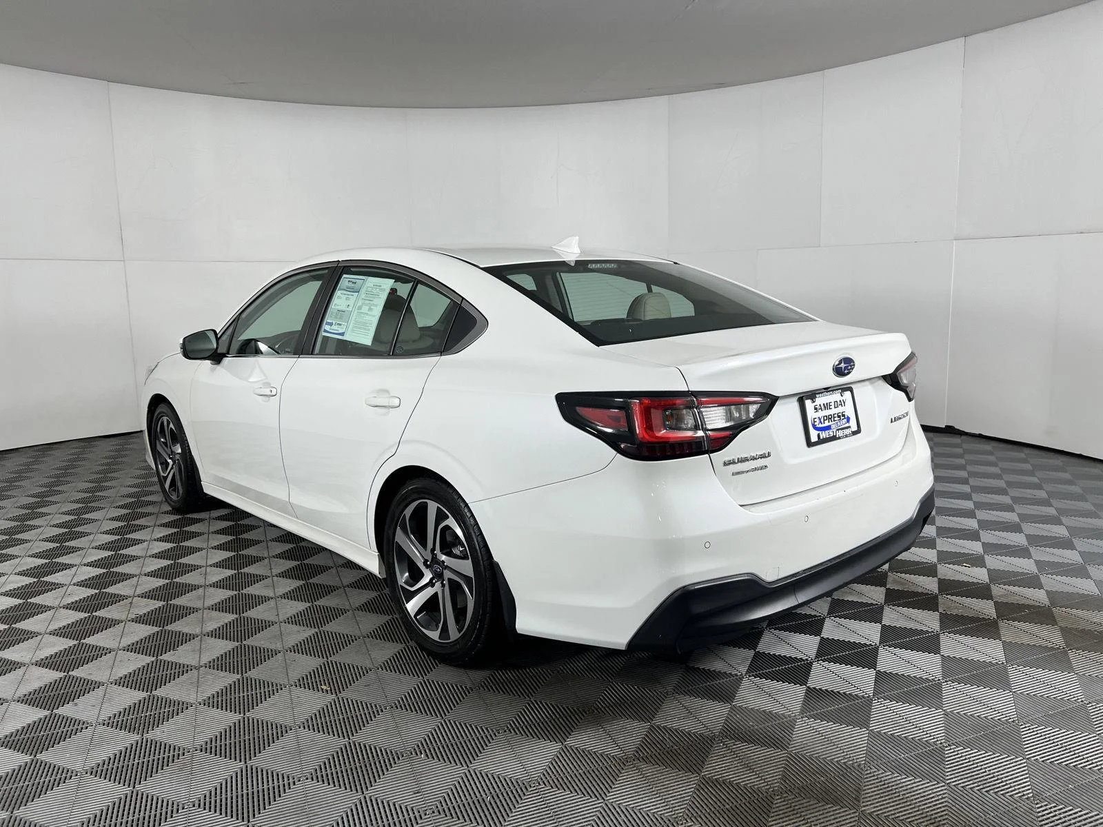 Used 2022 Wh Subaru Limited image 21