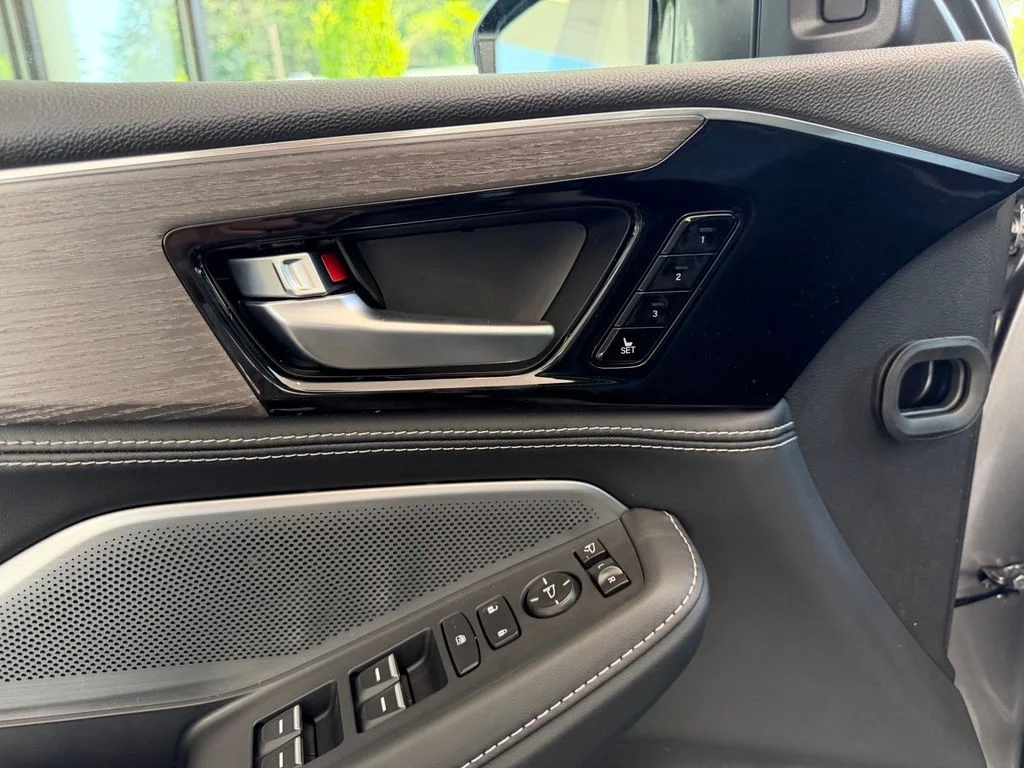 New 2026 Liquid Carbon Metallic Acura Advance Package image 12